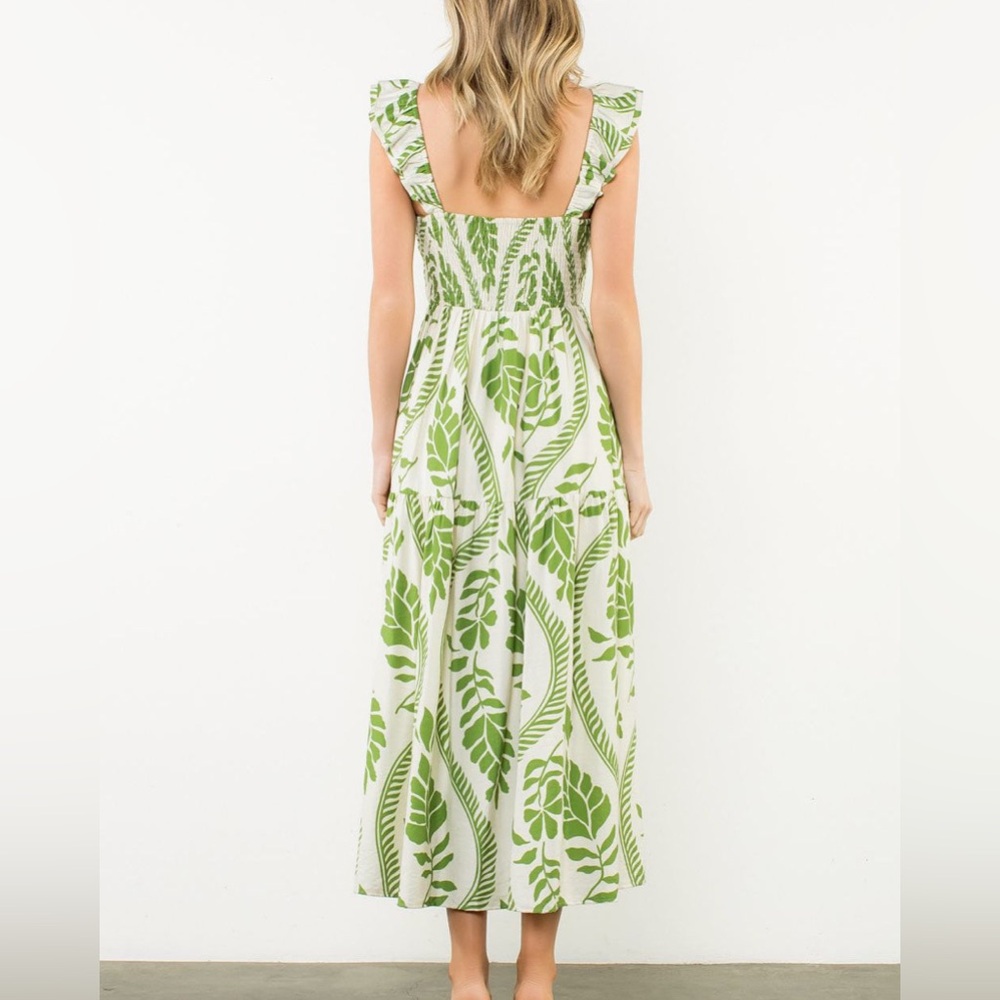 THML Inaya flutter sleeve green leaf print maxi dress - Picture 8 of 9